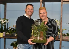 Matthijs van der Knaap samen met Antoinette Wijnands die samen de verkoop doen voor Plant Creations.